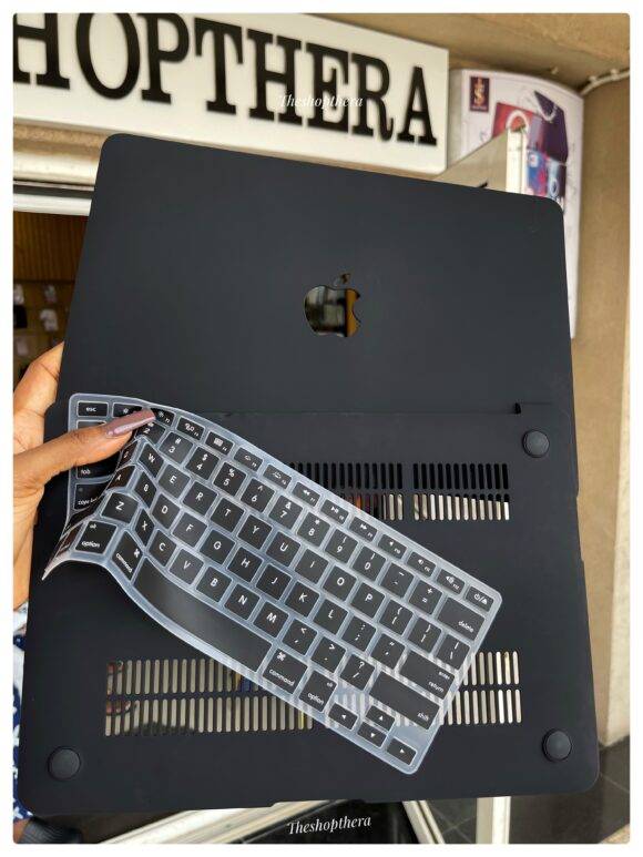 PLAIN BLACK MACBOOK CASE MacBook case LAPTOP 4