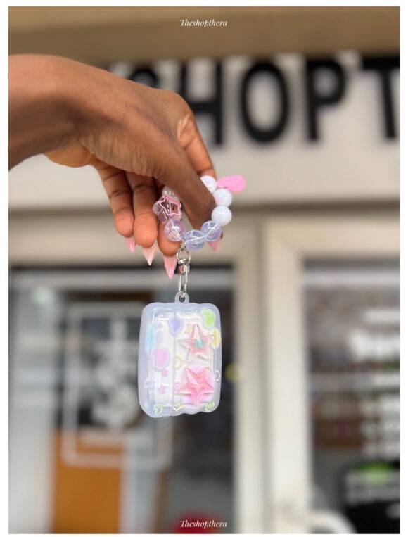 STAR RIDGE AIRPOD CASE WITH CHARM - Image 2
