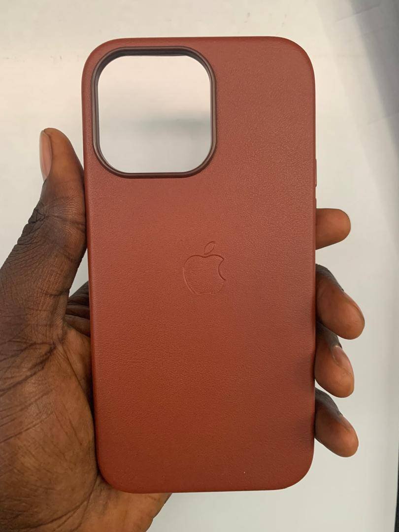 UMBER APPLE LEATHER MAGSAFE