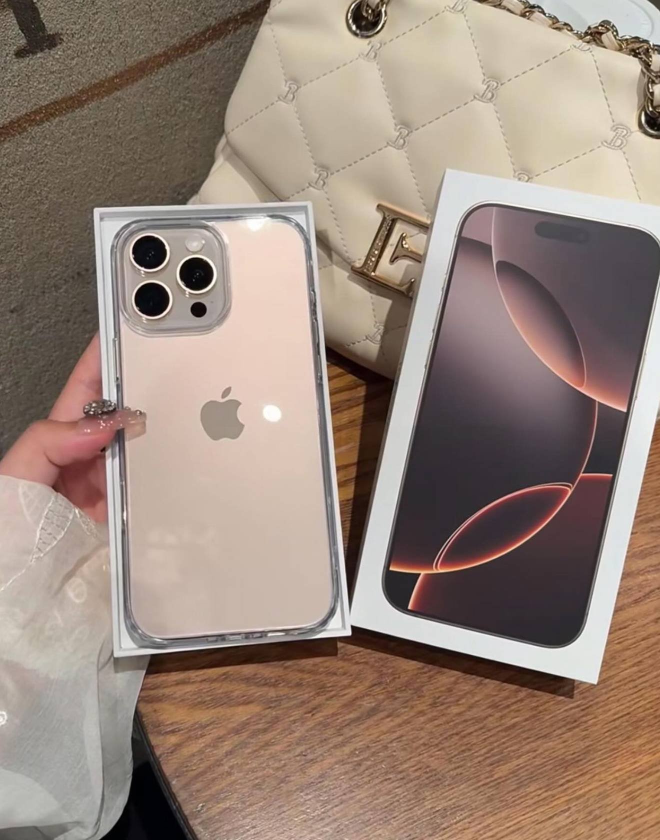 CLEAR SYMMETRIC CASE - Image 13