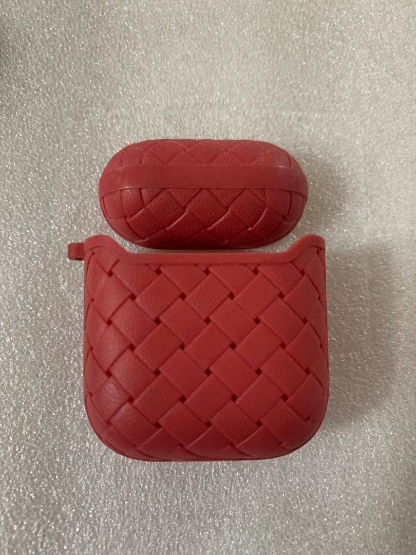RED INTERWOVEN AIRPOD 1/2