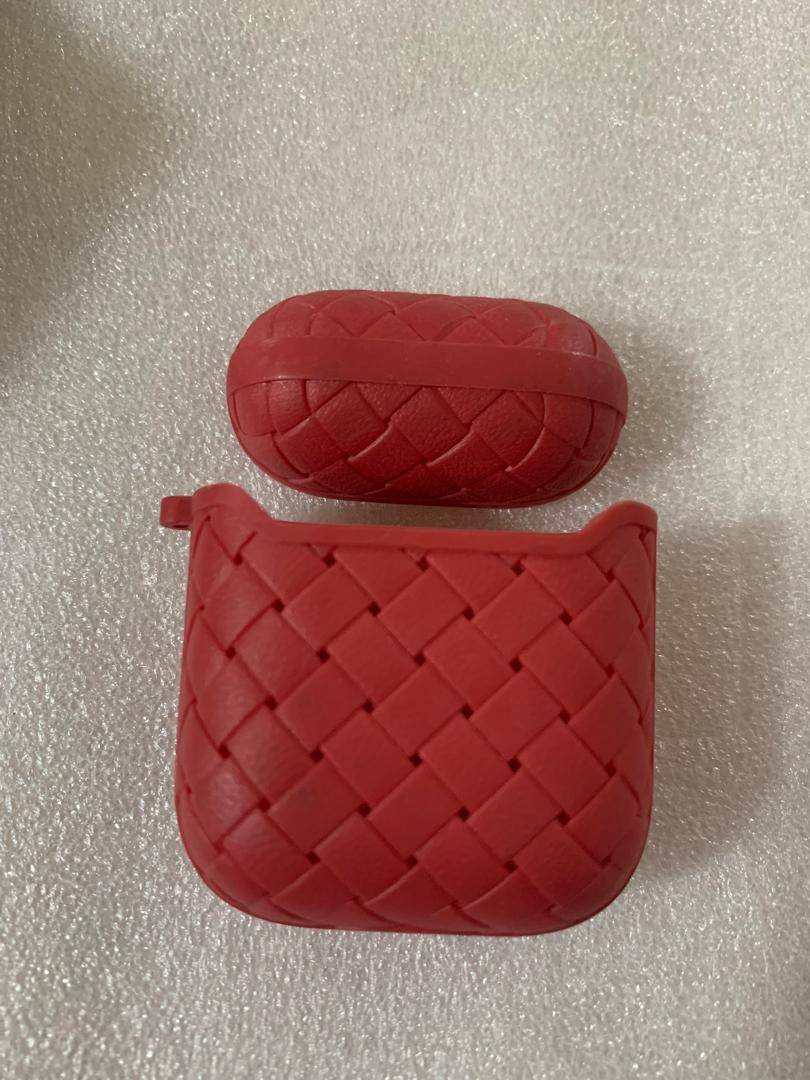 RED INTERWOVEN AIRPOD 1/2 - Image 4