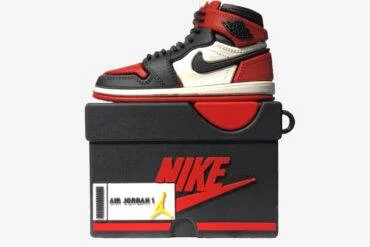 RED NIKE SHOE AIRPOD 1/2 - Image 2