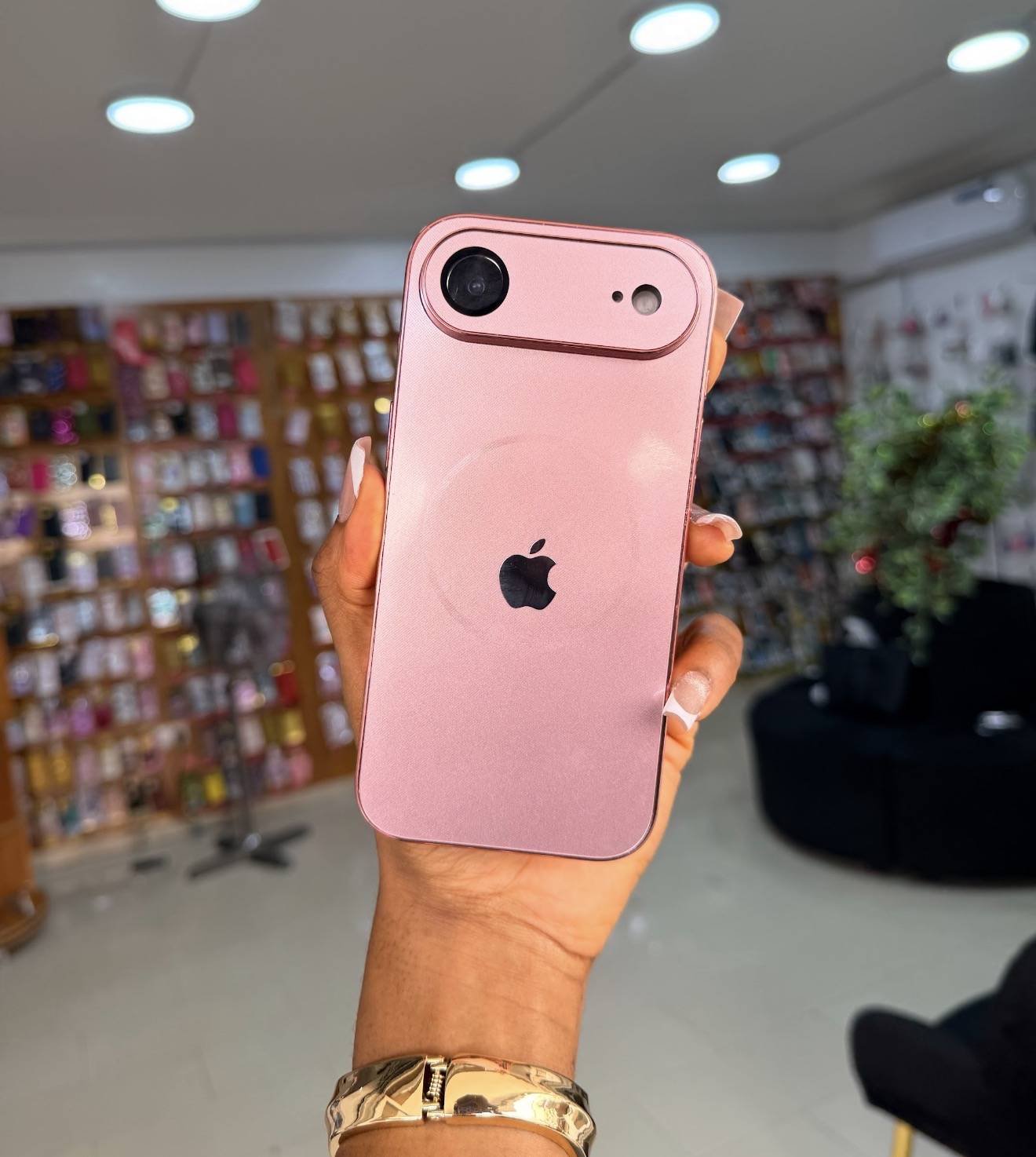 PINK ELECTROPLATED MAGSAFE GLASS 17AIR - Image 2