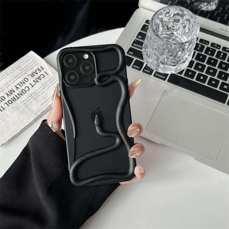 BLACK SNAKE BREATHABLE CASE - Image 2