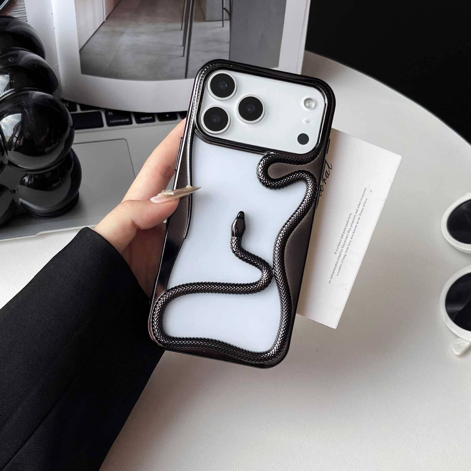 BLACK SNAKE BREATHABLE CASE - Image 4