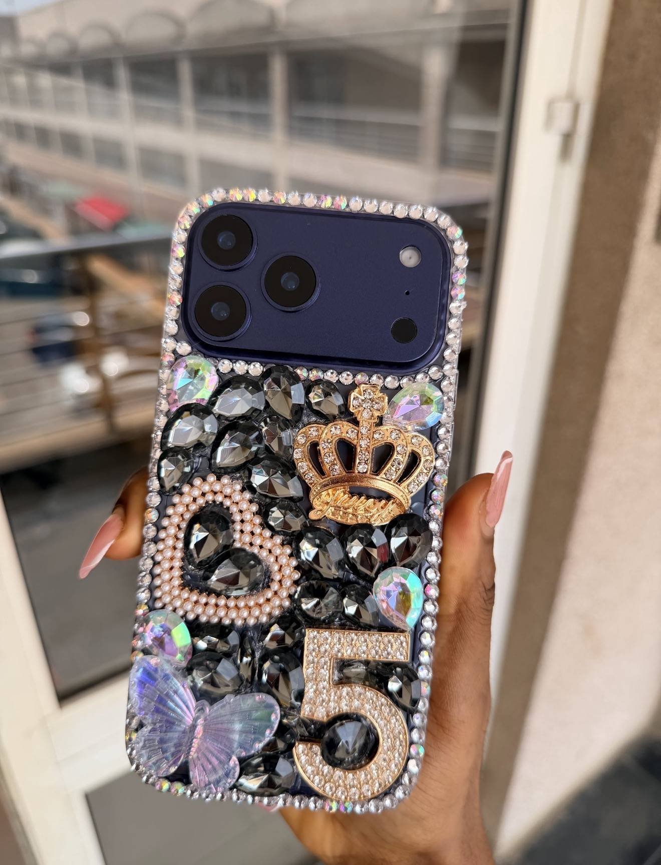 BLACK CROWN 5 BEADED RHINESTONE CASE