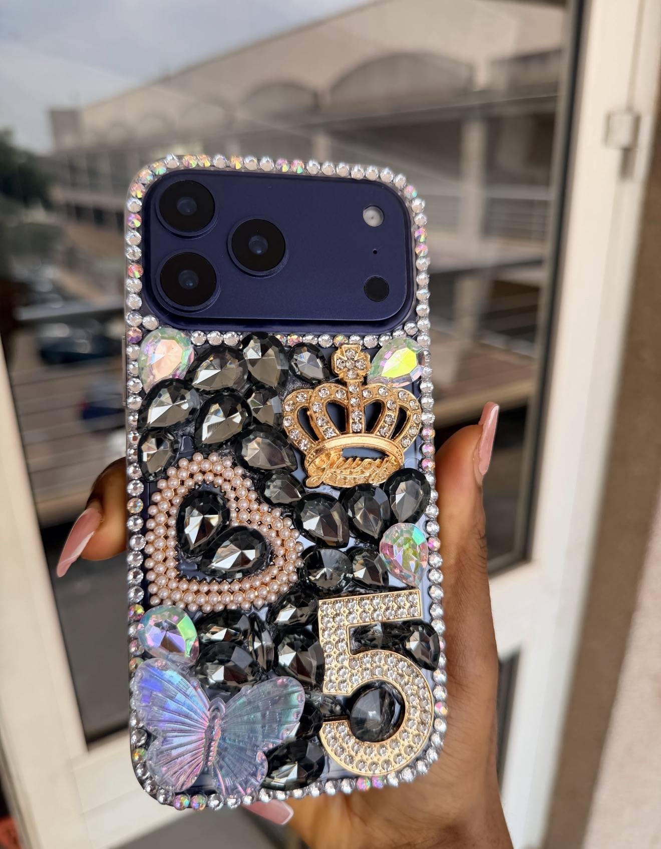 BLACK CROWN 5 BEADED RHINESTONE CASE - Image 2