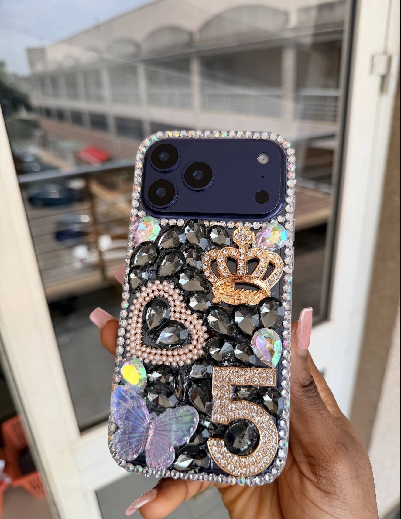 BLACK CROWN 5 BEADED RHINESTONE CASE - Image 3