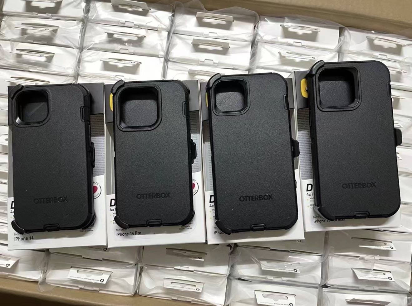 BLACK OTTERBOX DEFENDER - Image 3