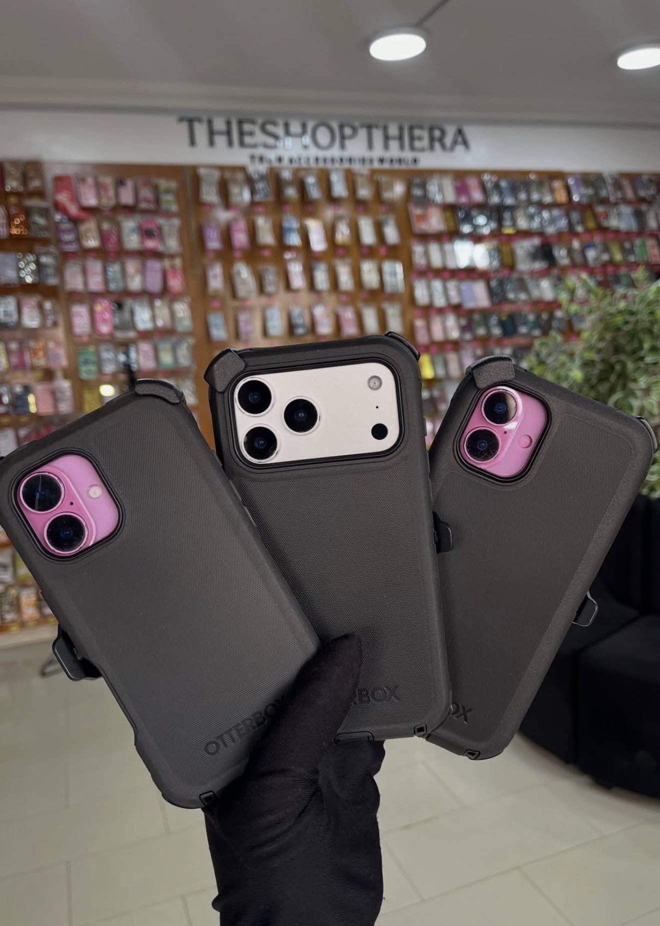 BLACK OTTERBOX DEFENDER