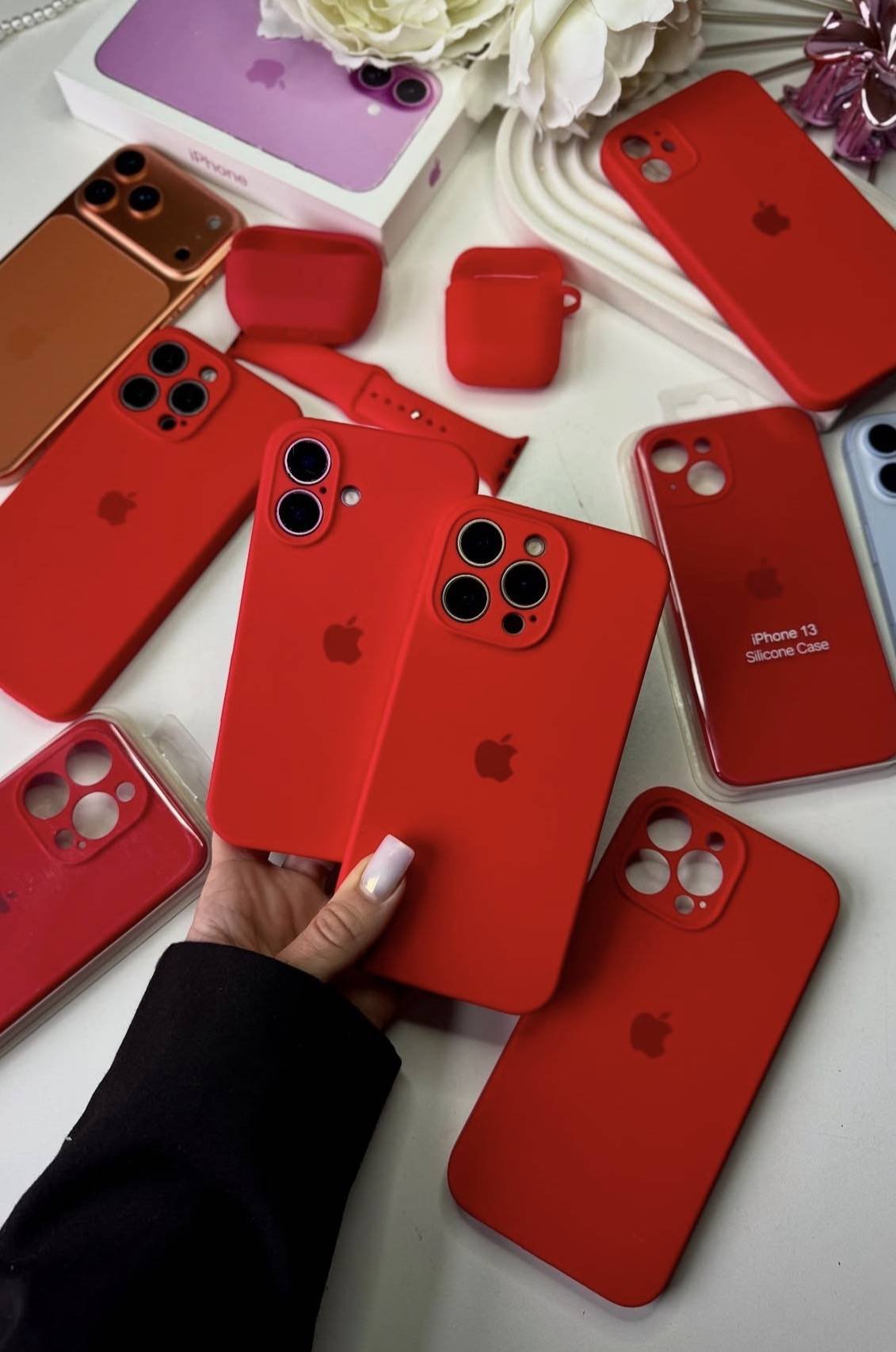 BRIGHT RED CAMERA HOLE OPEN SILICONE 17 PRO