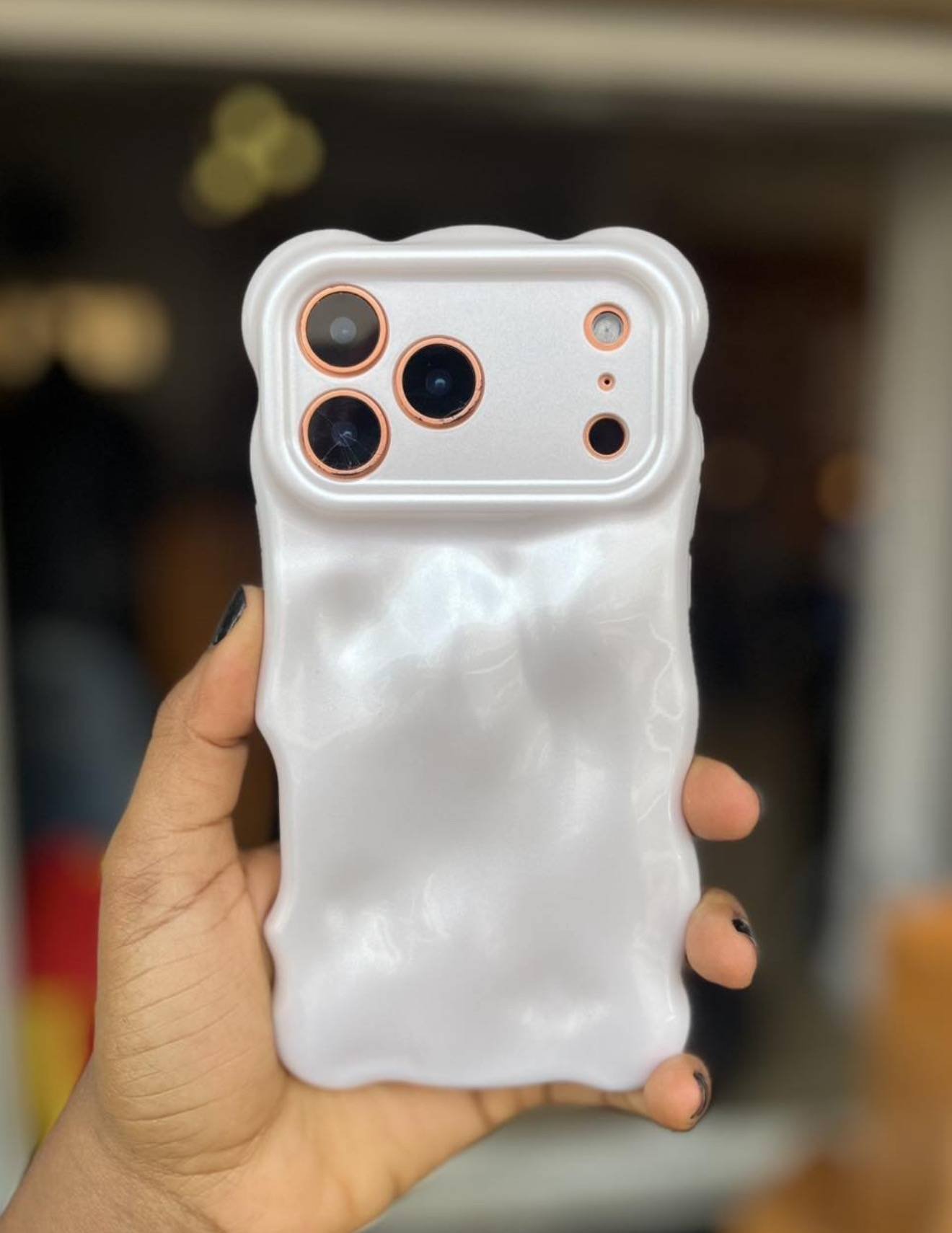 WHITE BUBBLE CASE - Image 7