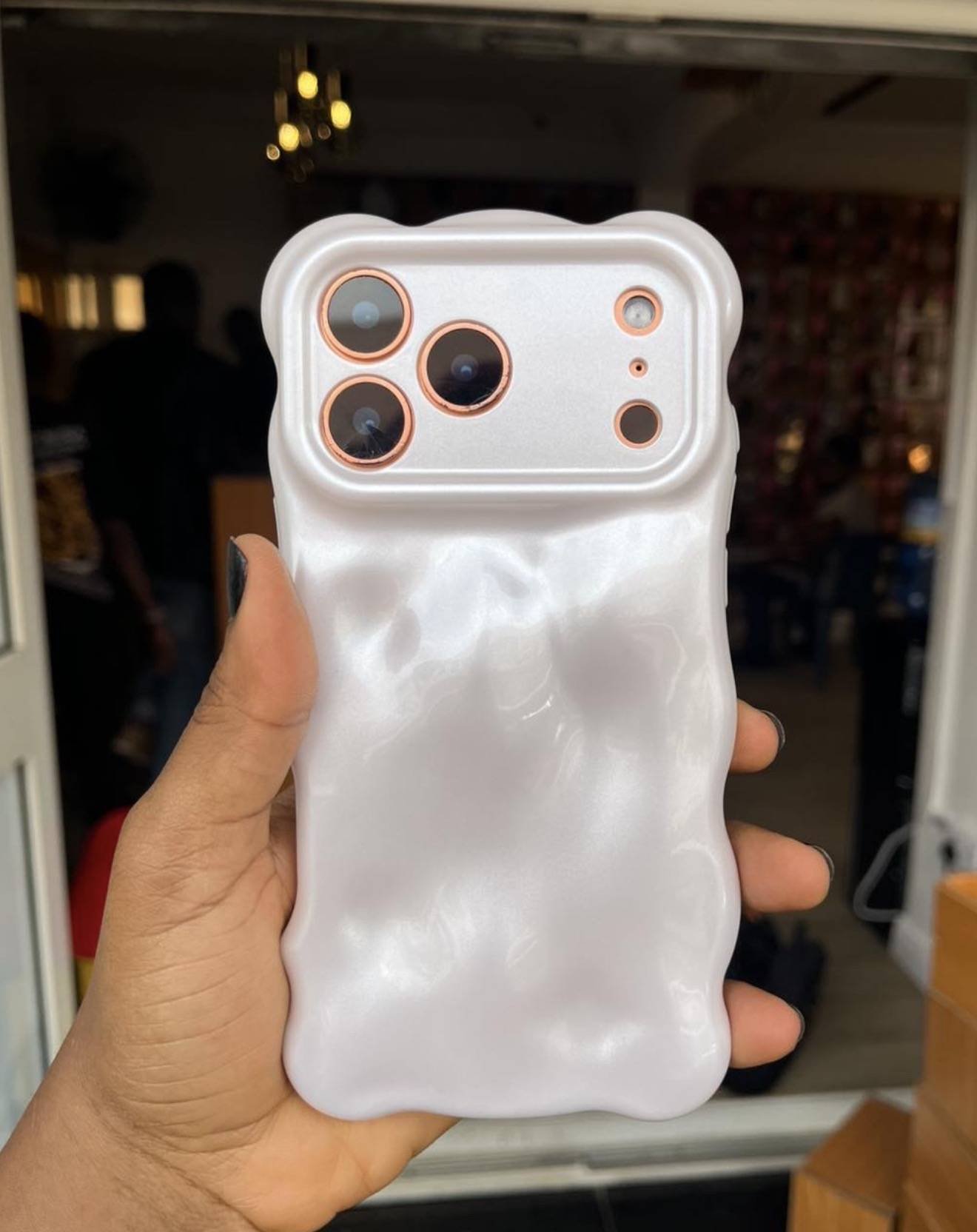 WHITE BUBBLE CASE - Image 3