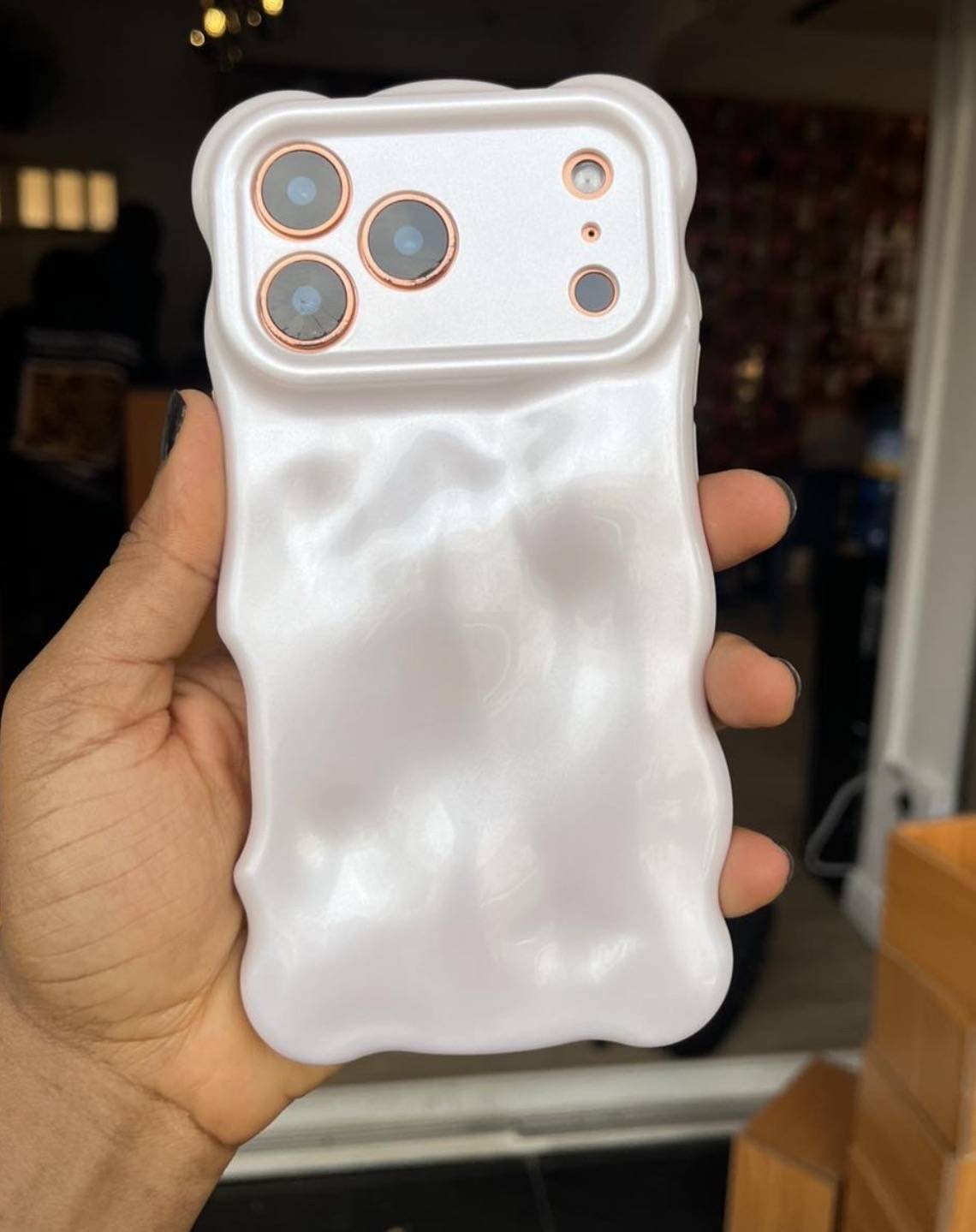 WHITE BUBBLE CASE - Image 5