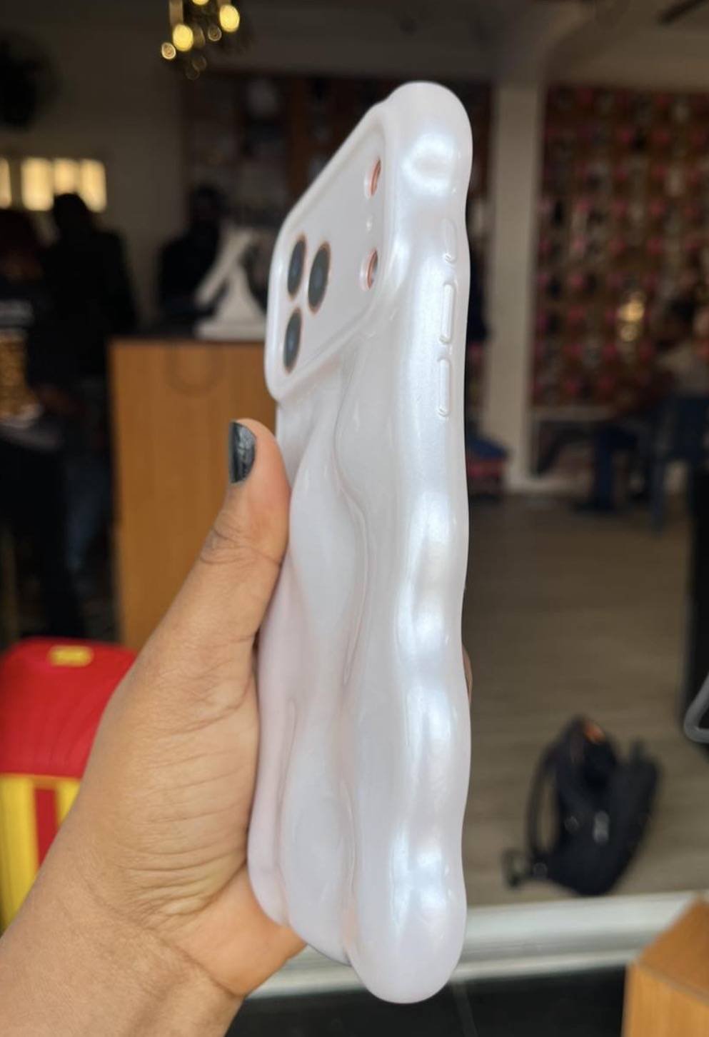 WHITE BUBBLE CASE - Image 2