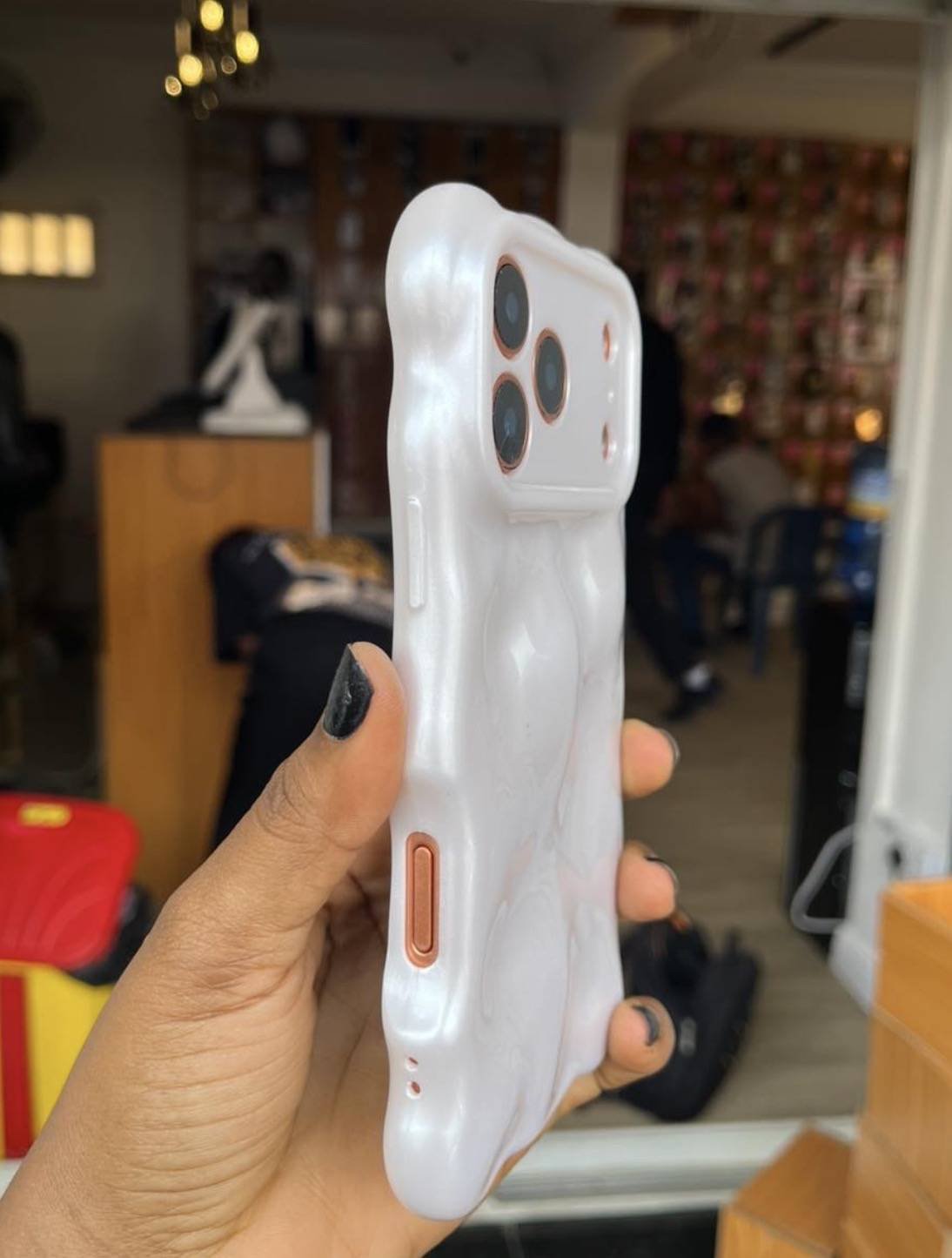 WHITE BUBBLE CASE - Image 4