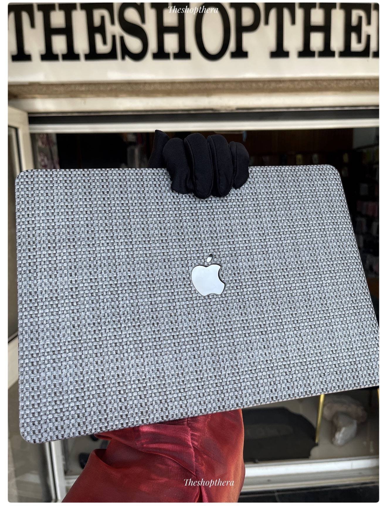BLACK WOVEN MACBOOK - Image 5