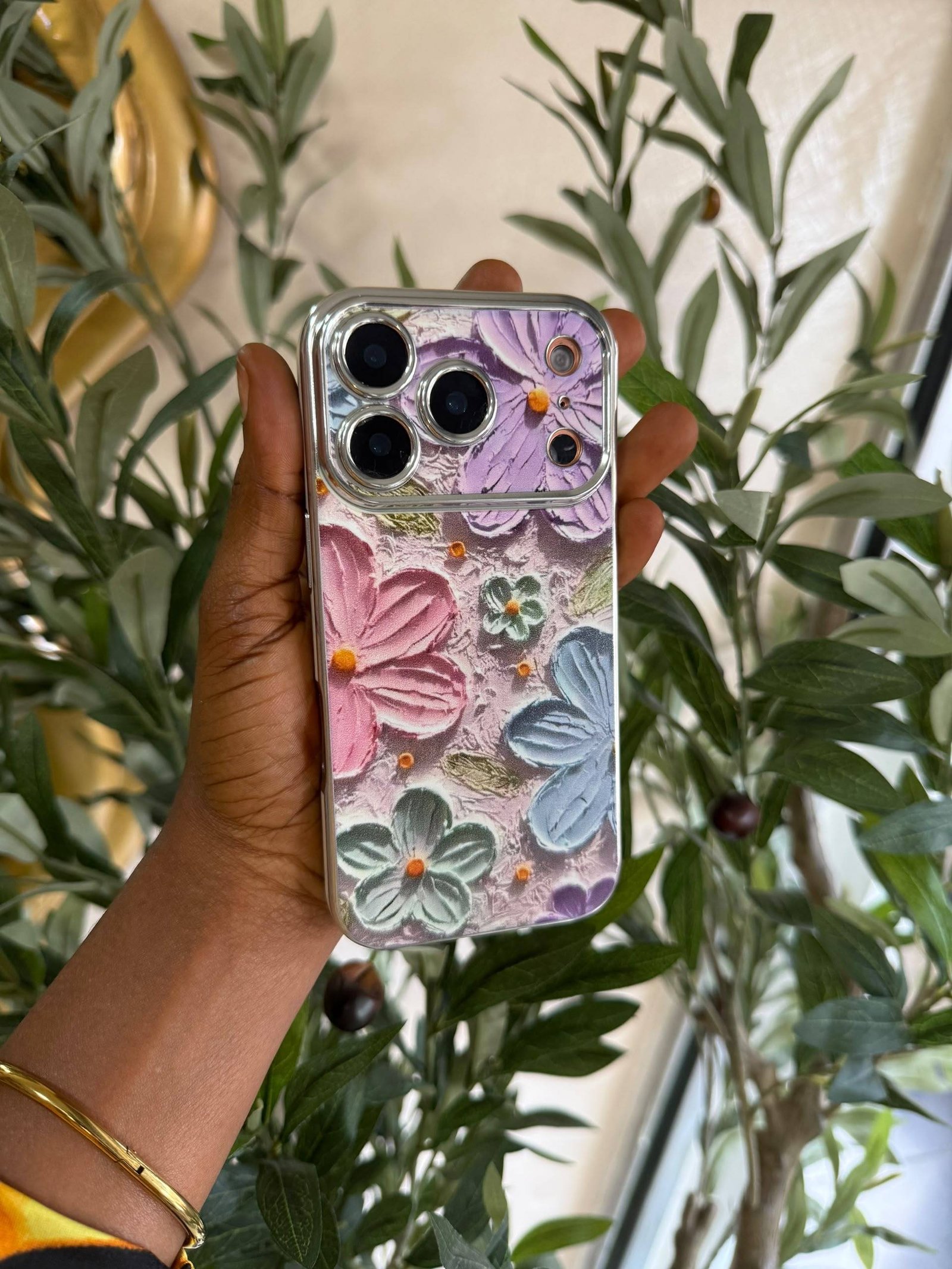 PINK PURPLE WIDE WINDOW WIGGLY FLOWER WITH CHARM